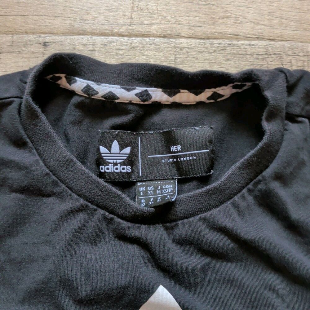 Boyfriend Tee Adidas Her Studio Limited Edition Size XS EUC Black Floral - Picture 7 of 7